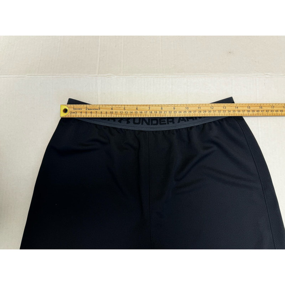 Under armour Loose Fit Heat Gear Short Youth XL Black - Picture 4 of 7